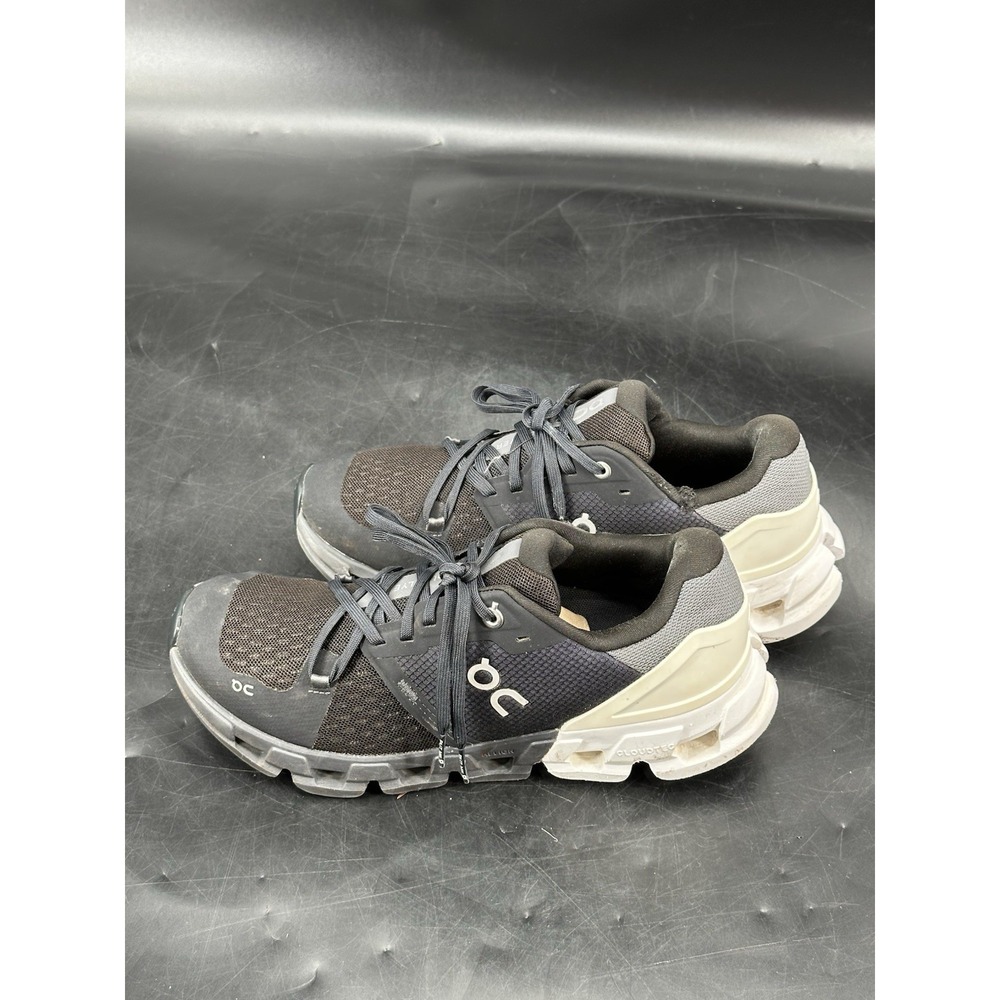On Cloud-Flyer Swiss Engineering Black & White Running‎ Shoes Women's Size W8